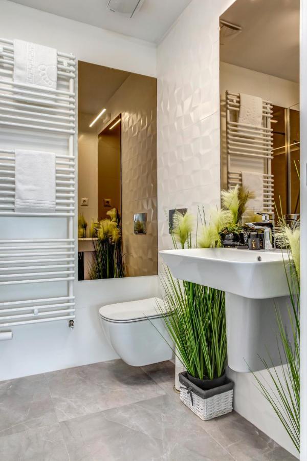 North Twin Apartment Букурещ Екстериор снимка